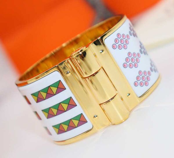 v gold luxurious quality wide bracelet with colorful design in 18k gold plated and 18k rose gold plated platinum women wedding jewelry gift, Golden;silver
v gold luxurious quality wide bracelet with colorful design in 18k gold plated and 18k rose gold plated platinum women wedding jewelry gift, Golden;silver