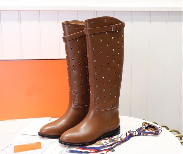 2021 luxury designer women jumping boots box calfskin knee boot leather sole leathers laminated heel autumn winter a3 unique craftsmanship c, Black
2021 luxury designer women jumping boots box calfskin knee boot leather sole leathers laminated heel autumn winter a3 unique craftsmanship c, Black