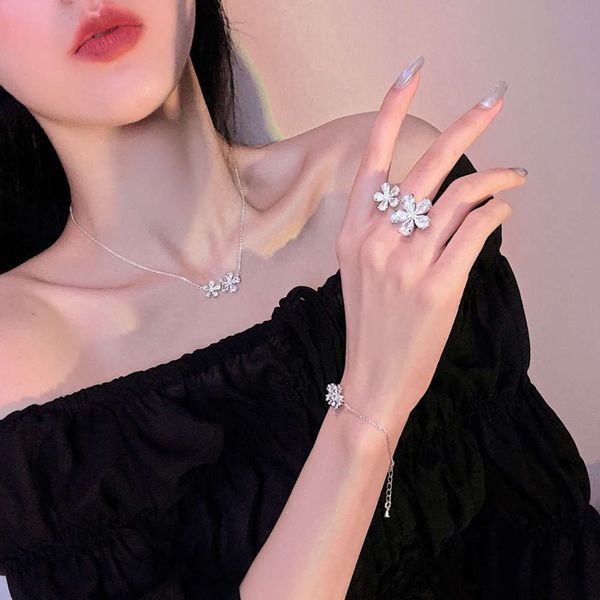 hbp fashion bright diamond five petal flower necklace, cool wind zircon clavicle chain, same bracelet, open ring, female, Silver
hbp fashion bright diamond five petal flower necklace, cool wind zircon clavicle chain, same bracelet, open ring, female, Silver