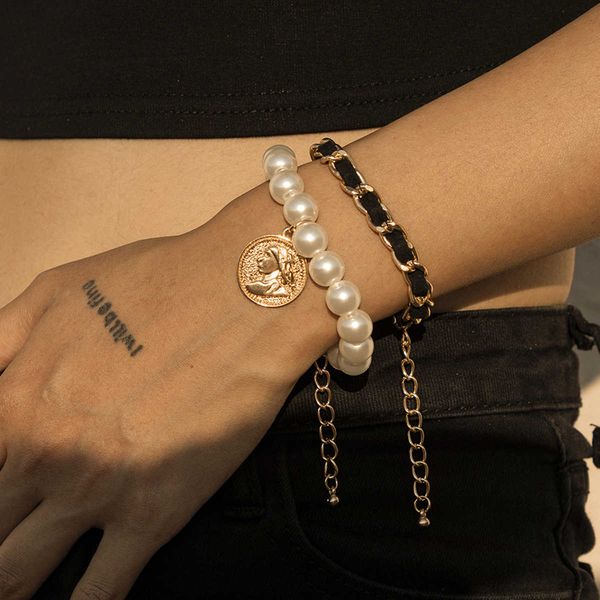 jewelry relief portrait chain hand decoration temperament imitation pearl small fragrant alloy bracelet, Silver 
jewelry relief portrait chain hand decoration temperament imitation pearl small fragrant alloy bracelet, Silver