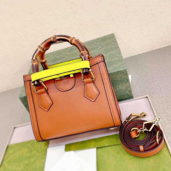 bag women designer handbags fashion lady shoulder bags luxury printing socialite crossbody womens trendy small handbag 20x16cm without box
bag women designer handbags fashion lady shoulder bags luxury printing socialite crossbody womens trendy small handbag 20x16cm without box