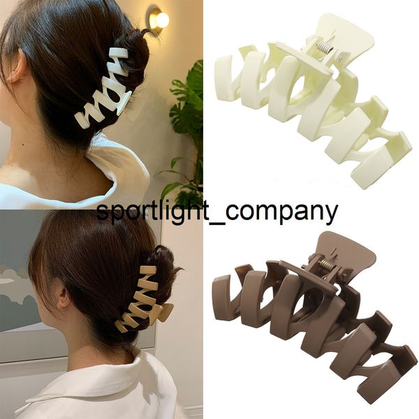 retro simple style exaggerated hair clips 2022 fashion design acrylic geometric irregular barrettes crab hair claw for women girls hair acce, Slivery;white
retro simple style exaggerated hair clips 2022 fashion design acrylic geometric irregular barrettes crab hair claw for women girls hair acce, Slivery;white