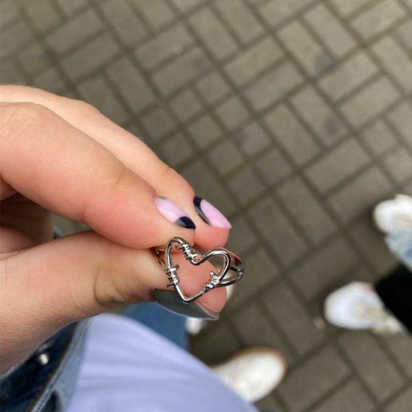 wedding rings 2021 punk vintage hollow heart ring chain thorns entanglement love women girls hip-hop jewelry open gift, Slivery;golden
wedding rings 2021 punk vintage hollow heart ring chain thorns entanglement love women girls hip-hop jewelry open gift, Slivery;golden