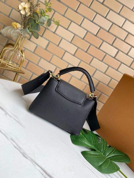 new 2021 female tote bag cow leather 21cm and 27cm shopping handbag crossbody bag
new 2021 female tote bag cow leather 21cm and 27cm shopping handbag crossbody bag
