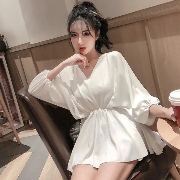 women's polos 2021 summer fashion simple three-quarter sleeve v-neck elegant white loose shirt
women's polos 2021 summer fashion simple three-quarter sleeve v-neck elegant white loose shirt