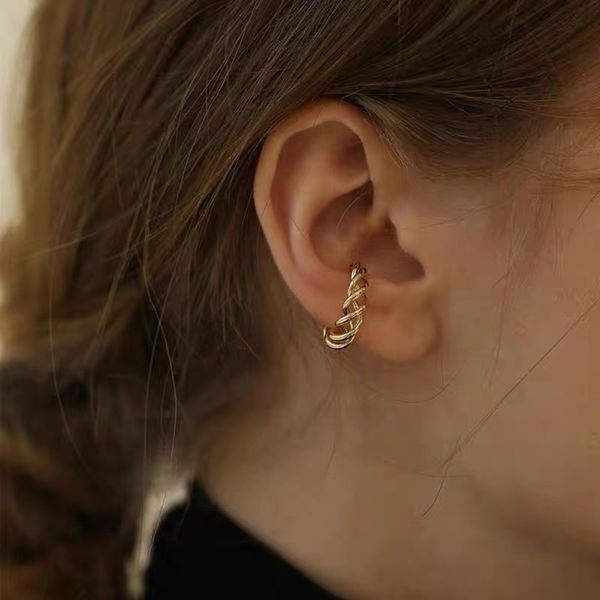hbp fashion niche design cool wind cut-out lines twisted twist clip no ear hole female, Silver
hbp fashion niche design cool wind cut-out lines twisted twist clip no ear hole female, Silver