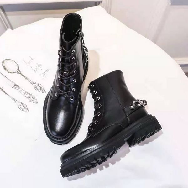 luxury new designer women ankle boots black genuine leather with back chain martin boot brand ladies winter autumn shoes 35-41
luxury new designer women ankle boots black genuine leather with back chain martin boot brand ladies winter autumn shoes 35-41