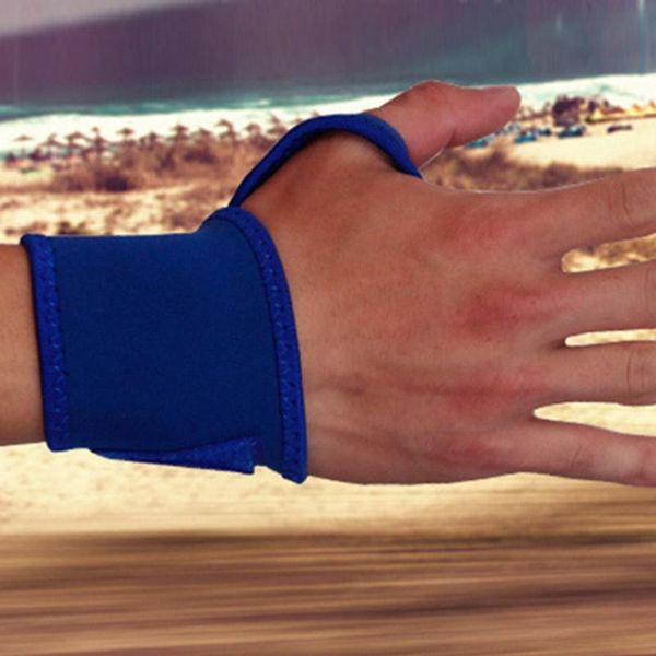 1pc sports bracers adjustable breathable handguard basketball badminton weight lifting fitness wristband bracer wrist wraps, Black;red
1pc sports bracers adjustable breathable handguard basketball badminton weight lifting fitness wristband bracer wrist wraps, Black;red