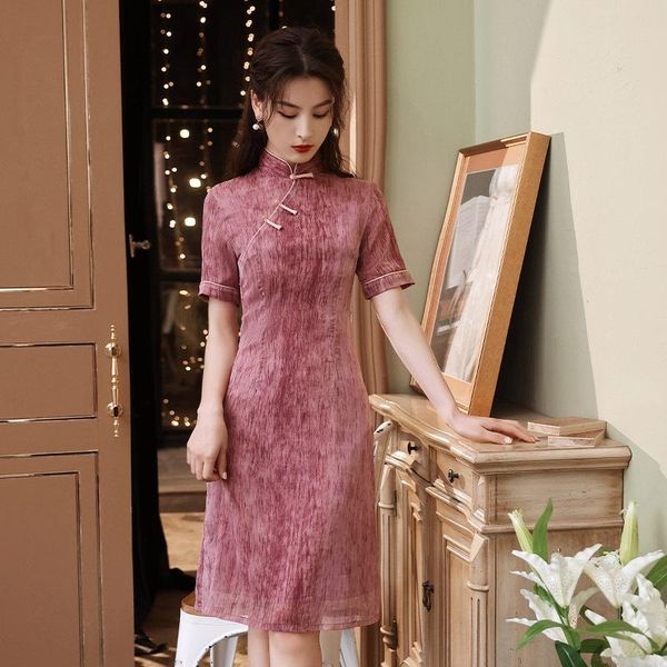 ethnic clothing 2021 chinese traditional vintage chiffon mandarin collar qipao summer casual party women short sleeve cheongsam, Red 
ethnic clothing 2021 chinese traditional vintage chiffon mandarin collar qipao summer casual party women short sleeve cheongsam, Red