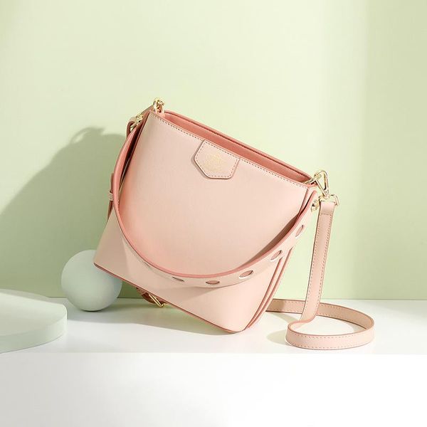 shoulder bags oimg female large capacity 2021 fashion simple solid color women's portable temperament bucket messenger
shoulder bags oimg female large capacity 2021 fashion simple solid color women's portable temperament bucket messenger