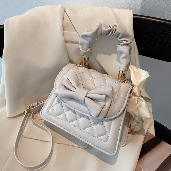 evening bags niche design premium bag 2021 fashion women's all-match messenger handbag bow square shoulder width: 19cm
evening bags niche design premium bag 2021 fashion women's all-match messenger handbag bow square shoulder width: 19cm
