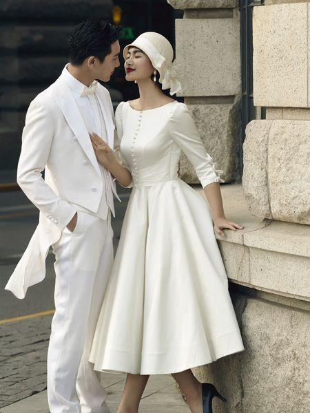 summer 2021 new boho satin es a line boat neck white ivory button wedding bridal gowns vestido de noiva knee length l0sq
summer 2021 new boho satin es a line boat neck white ivory button wedding bridal gowns vestido de noiva knee length l0sq