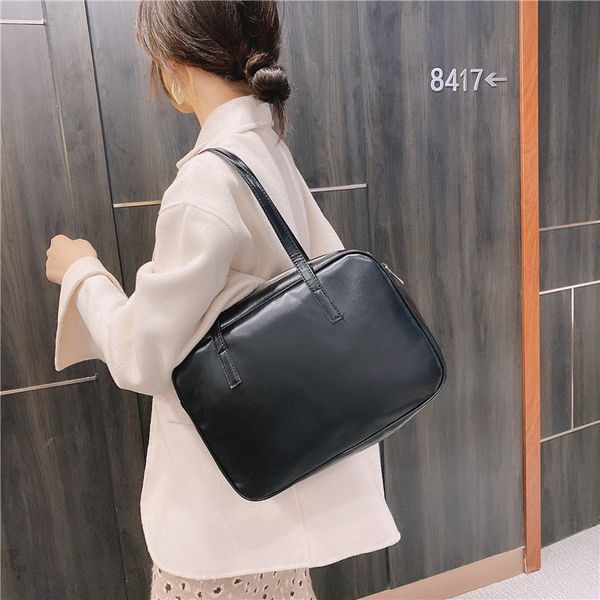 shopping korean style simple autumn and winter large capacity bag 2021 new fashion shoulder underarm bag all-match messenger tote bag
shopping korean style simple autumn and winter large capacity bag 2021 new fashion shoulder underarm bag all-match messenger tote bag