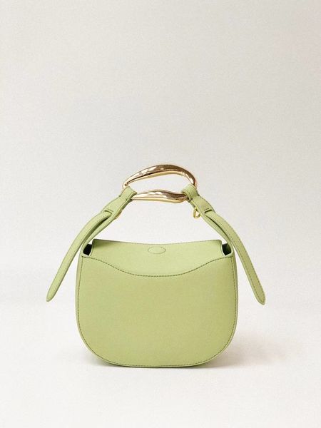 spring and summer new design lip print metal handle bag textured cowhide portable messenger bag
spring and summer new design lip print metal handle bag textured cowhide portable messenger bag