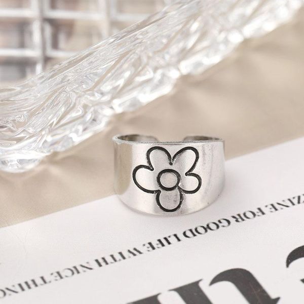 cluster rings 2021 korean style flower for women punk trendy vintage plum blossom ring small daisy party couple, Golden;silver
cluster rings 2021 korean style flower for women punk trendy vintage plum blossom ring small daisy party couple, Golden;silver