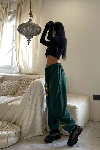 2022 green print jogging sweat pants women korean fashion oversize joggers sports pants hippie wide leg trousers kpop streetwear, Black;white
2022 green print jogging sweat pants women korean fashion oversize joggers sports pants hippie wide leg trousers kpop streetwear, Black;white