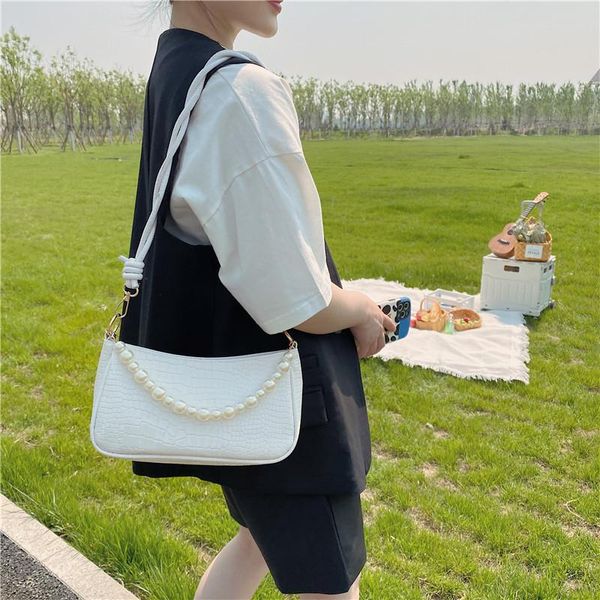 duffel bags fashion underarm bag 2021 summer trend line texture small casual western style pearl one-shoulder diagonal
duffel bags fashion underarm bag 2021 summer trend line texture small casual western style pearl one-shoulder diagonal