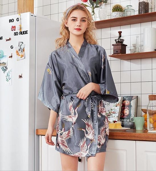 Fashion Summer Mini Kimono Robe Womens Sleepwears Rayon Bath Gown Yukata Nightgown Sleepwear Sleepshirts Pijama Mujer Size XXL, Black;red
Fashion Summer Mini Kimono Robe Womens Sleepwears Rayon Bath Gown Yukata Nightgown Sleepwear Sleepshirts Pijama Mujer Size XXL, Black;red