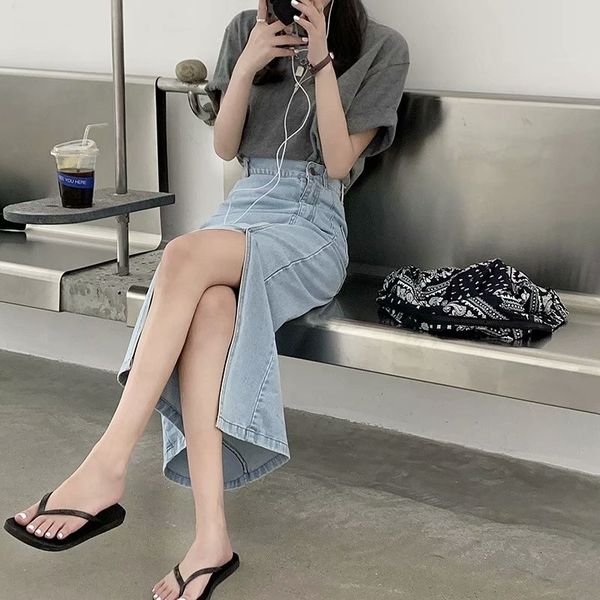 2021 new vintage blue denim high waist split straight midi skirts woman front button dqtr, Black
2021 new vintage blue denim high waist split straight midi skirts woman front button dqtr, Black