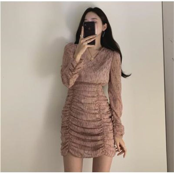 2021 pleated chiffon women slim long sleeve bodycon spring summer fashion ladies korean tulle robe vestidos zrve, Black;gray
2021 pleated chiffon women slim long sleeve bodycon spring summer fashion ladies korean tulle robe vestidos zrve, Black;gray