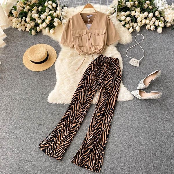 women's two piece pants women summer fashion v neck single breast retro short + high-waist zebra print wide-legged trousers two-piece, White
women's two piece pants women summer fashion v neck single breast retro short + high-waist zebra print wide-legged trousers two-piece, White