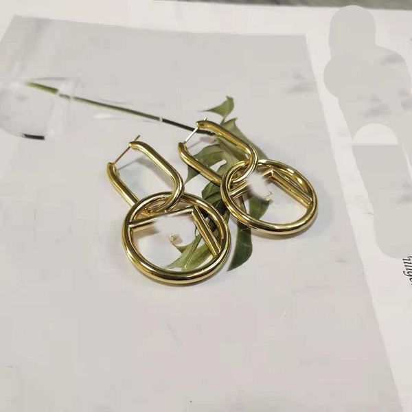 2021 new large circle letter earrings simple long fashion personality earrings female s925 silver needle
2021 new large circle letter earrings simple long fashion personality earrings female s925 silver needle