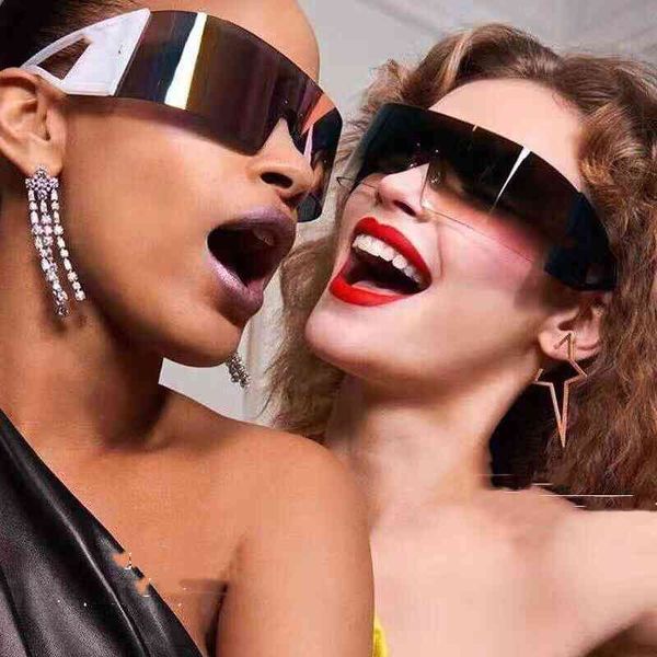 75% off high version family new trend sunglasses conjoined piece frameless men's and women's, White;black
75% off high version family new trend sunglasses conjoined piece frameless men's and women's, White;black