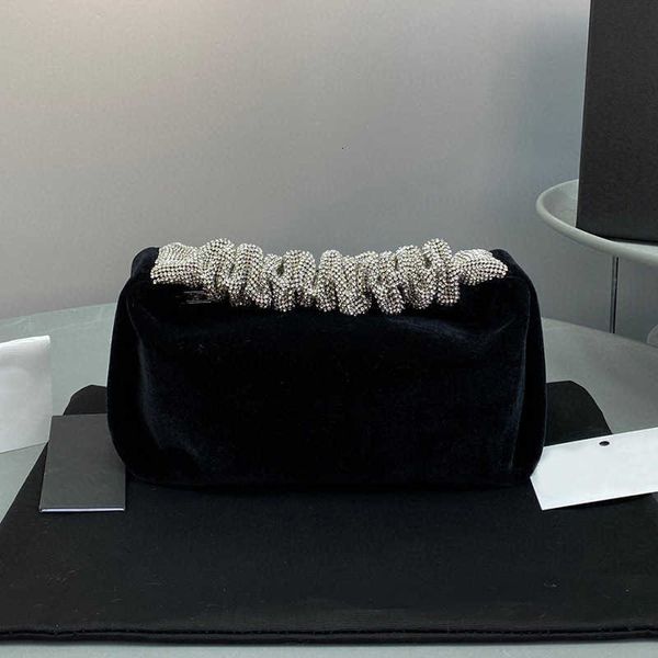 2021 wang veet handle drill elegant hand celebrity style dinner bag high class feeling niche
2021 wang veet handle drill elegant hand celebrity style dinner bag high class feeling niche