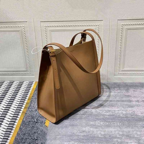 women luxurys designers bags 2021 leather large capacity one commuting fashion versatile bucket s designer handbag handbags totes crossbody
women luxurys designers bags 2021 leather large capacity one commuting fashion versatile bucket s designer handbag handbags totes crossbody