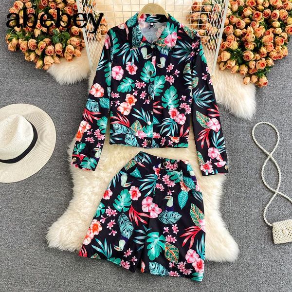 women's tracksuits 2021 summer fashion turn-down collar long sleeve single breasted printed shirt + high waist casual wide leg shorts s, Gray
women's tracksuits 2021 summer fashion turn-down collar long sleeve single breasted printed shirt + high waist casual wide leg shorts s, Gray