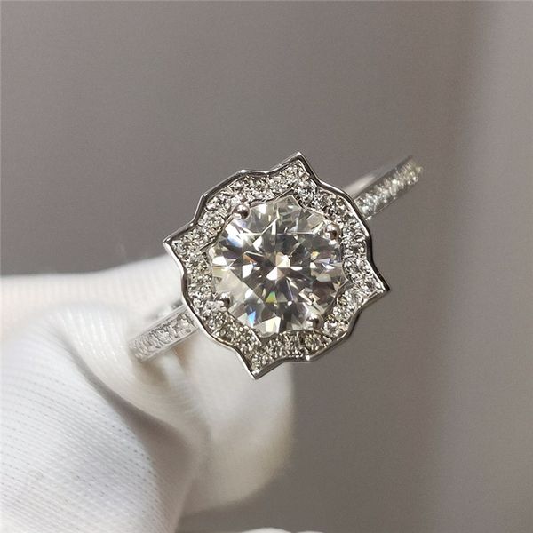 100% 18k white gold excellent cut diamond test past d color moissanite engagement ring claissic jewelry for women, Golden;silver
100% 18k white gold excellent cut diamond test past d color moissanite engagement ring claissic jewelry for women, Golden;silver