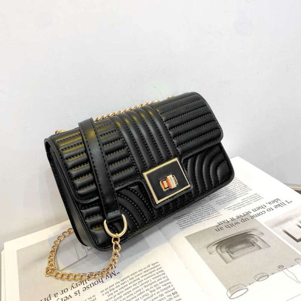 niche design women's 2020 new fashion chain small square rhombic lock single shoulder messenger bag
niche design women's 2020 new fashion chain small square rhombic lock single shoulder messenger bag