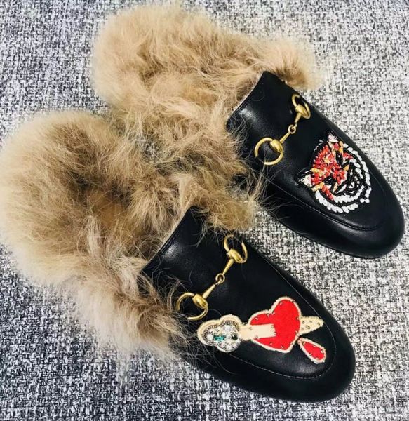 explode wool slippers with one sword and piercing heart + lovely cat head all stitched by hand stitch size 35-41, Black
explode wool slippers with one sword and piercing heart + lovely cat head all stitched by hand stitch size 35-41, Black