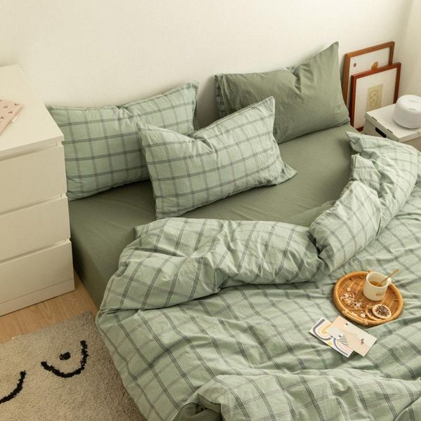 bedding sets simple plain plaid set, cotton household duvet cover, bed linen double-sided solid color 4pcs
bedding sets simple plain plaid set, cotton household duvet cover, bed linen double-sided solid color 4pcs