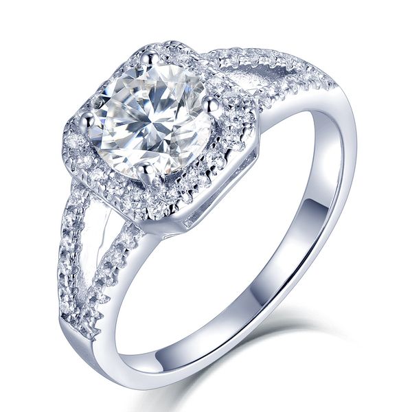 european and american fashion high-end tonglin in europe and america d-level bright moissanite s925 sterling silver inlaid moiss
european and american fashion high-end tonglin in europe and america d-level bright moissanite s925 sterling silver inlaid moiss