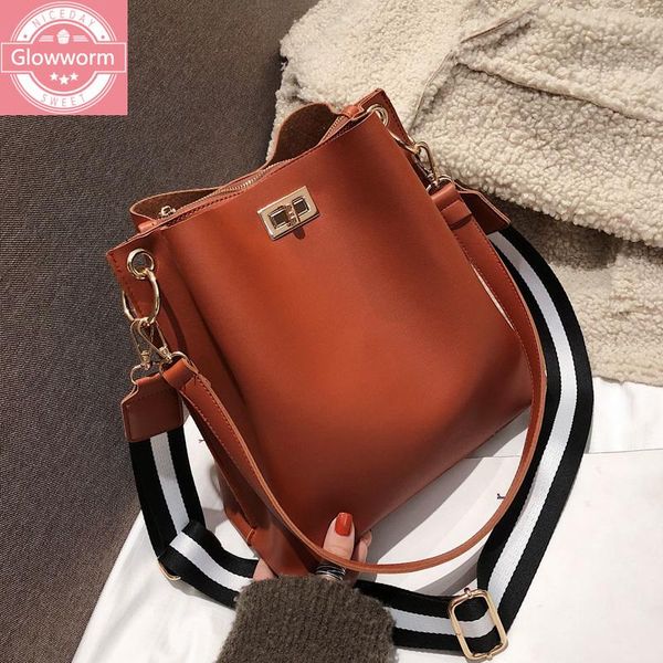 casual large buckets bag designer women wide striped belts shoulder messenger bags luxury pu leather crossbody purses lady totes
casual large buckets bag designer women wide striped belts shoulder messenger bags luxury pu leather crossbody purses lady totes