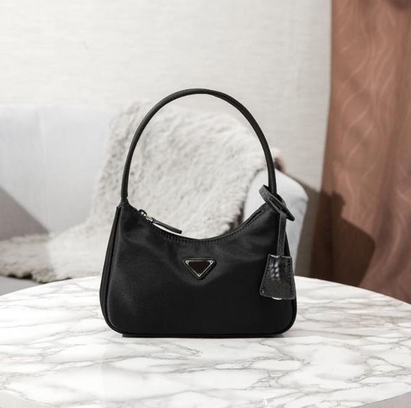 2021 hobo cross-border women's bags three-in-one nylon baguette single shoulder underarm bag handbag
2021 hobo cross-border women's bags three-in-one nylon baguette single shoulder underarm bag handbag