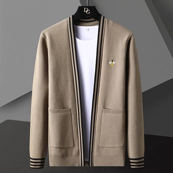 men's sweaters 2021 autumn sweater trend fashion bee embroidery cardigan korean casual jacket high-quality, White;black
men's sweaters 2021 autumn sweater trend fashion bee embroidery cardigan korean casual jacket high-quality, White;black