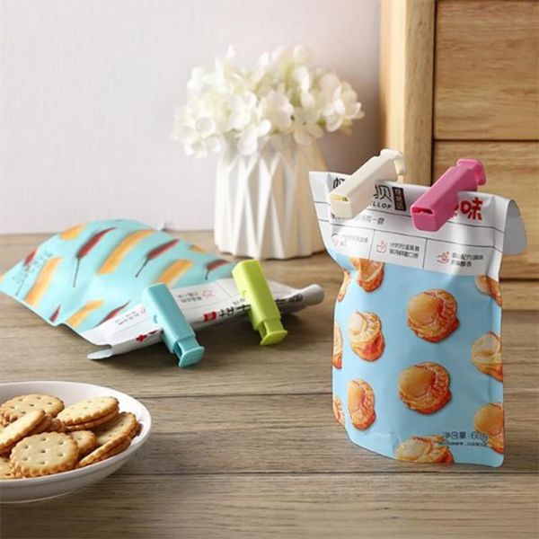 bag clips 4pcs multi-purpose plastic bread food press spring sealing clip strong moisture-proof and fresh-keeping
bag clips 4pcs multi-purpose plastic bread food press spring sealing clip strong moisture-proof and fresh-keeping