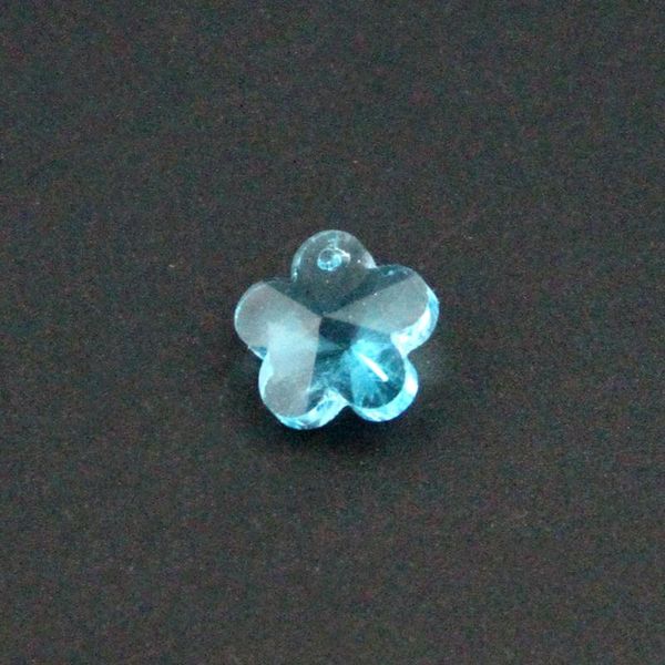 1000pcs/lot 14mm 1 hole light aquamarine flower lamp loose glass beads for diy crystal glarland of wedding strands parts on sale
1000pcs/lot 14mm 1 hole light aquamarine flower lamp loose glass beads for diy crystal glarland of wedding strands parts on sale