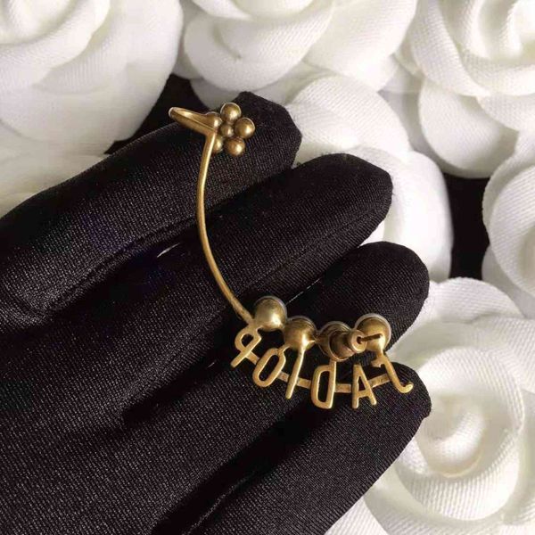 70% off / high version letter tassel wheat ear earrings female fashion net red earbone clip 45mr, Golden
70% off / high version letter tassel wheat ear earrings female fashion net red earbone clip 45mr, Golden