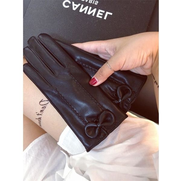 women's autumn and winter thickened plush touch screen leather gloves lovely korean bow knot outdoor cycling windproof warm hand repair, Black
women's autumn and winter thickened plush touch screen leather gloves lovely korean bow knot outdoor cycling windproof warm hand repair, Black