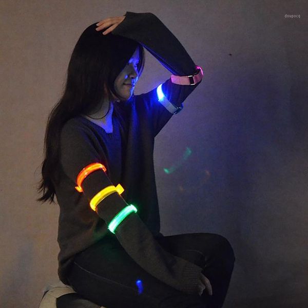 elbow & knee pads running led light armband charging bracelet night signal wristband reflective outdoor fashion essentials1, Black;gray
elbow & knee pads running led light armband charging bracelet night signal wristband reflective outdoor fashion essentials1, Black;gray
