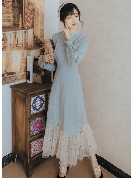 casual dresses retro embroidered stand collar spring net yarn patchwork exquisite robe female elegant midi dress, Black;gray
casual dresses retro embroidered stand collar spring net yarn patchwork exquisite robe female elegant midi dress, Black;gray