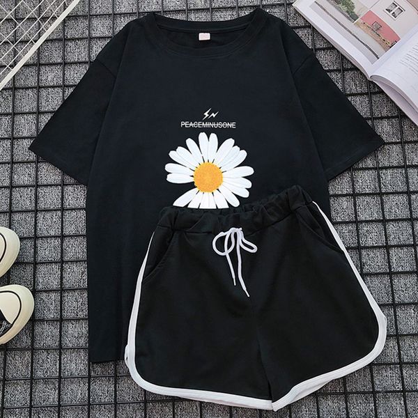 2021 new daisy sports suite print women's summer loose o-neck korean style fashion short-sleeved shorts casual women two piece outfits, White;black
2021 new daisy sports suite print women's summer loose o-neck korean style fashion short-sleeved shorts casual women two piece outfits, White;black