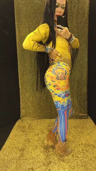 genuine gold sequined dragon robe crystal jumpsuit female singer dance club bar night club costume atmospheric performance suit, Black;red
genuine gold sequined dragon robe crystal jumpsuit female singer dance club bar night club costume atmospheric performance suit, Black;red