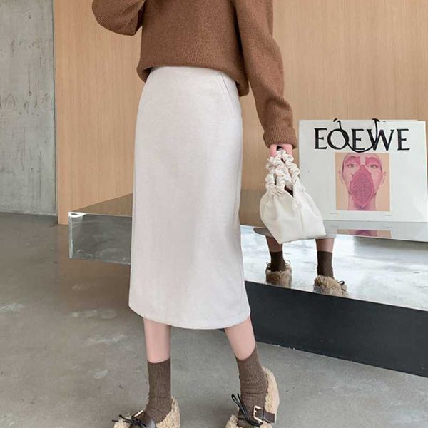 skirts autumn and winter simple pure color bag hip woolen thin skirt high waist mid-length over the knee temperament, Black
skirts autumn and winter simple pure color bag hip woolen thin skirt high waist mid-length over the knee temperament, Black