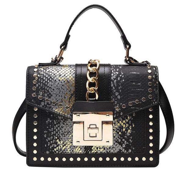 evening bags 2021 high-end ins fashion texture small square bag snake pattern shoulder messenger chain female trend sac 
evening bags 2021 high-end ins fashion texture small square bag snake pattern shoulder messenger chain female trend sac