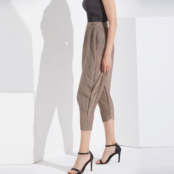 2021 new summer high waist women harem japanese bloomers bottoms casual nine points pleats flared pants trousers 5029 td0x, Black;white
2021 new summer high waist women harem japanese bloomers bottoms casual nine points pleats flared pants trousers 5029 td0x, Black;white