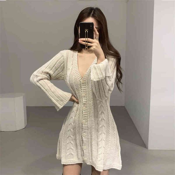 One-piece Knitted Sweater Dress Korean Womens Retro Flared Sleeve Single-breasted Deep V-neck Mini Dress, Black;gray
One-piece Knitted Sweater Dress Korean Womens Retro Flared Sleeve Single-breasted Deep V-neck Mini Dress, Black;gray